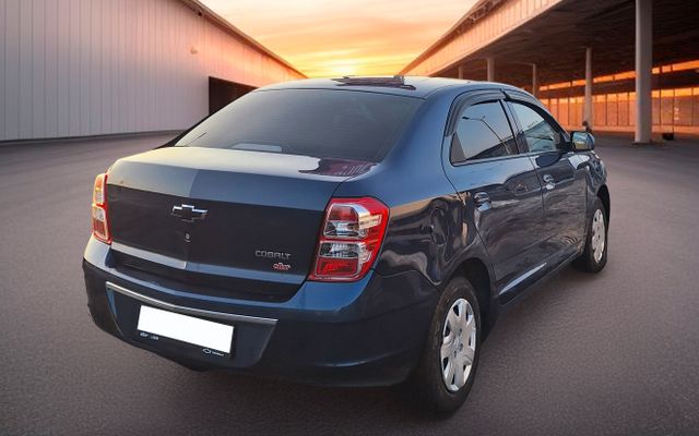 Chevrolet Cobalt - image 3