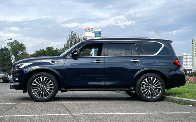 INFINITI QX80 - image 3