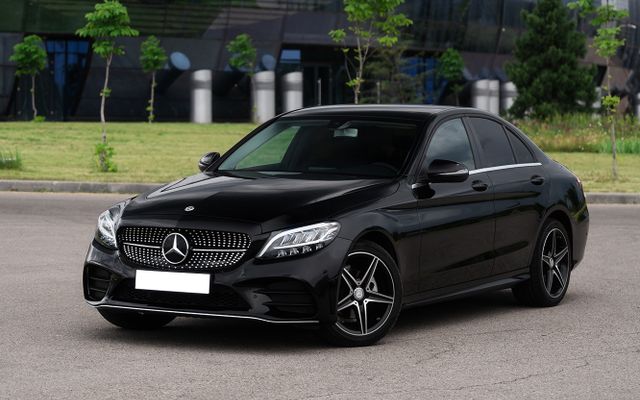 Mercedes-Benz C180 - image 1