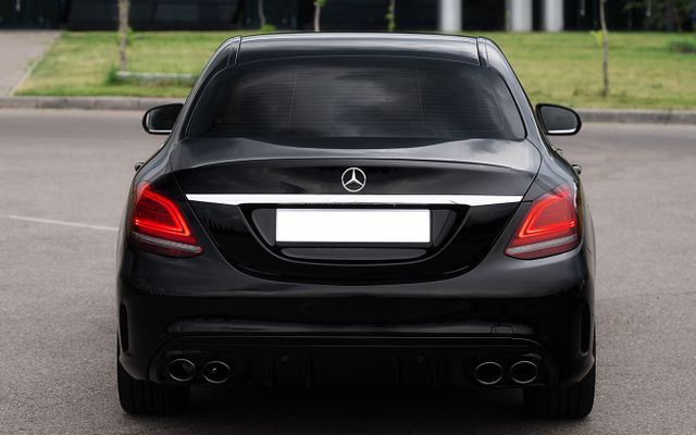 Mercedes-Benz C180 - image 4