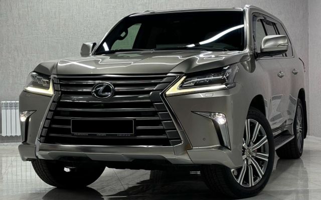 Lexus LX570 - image 1