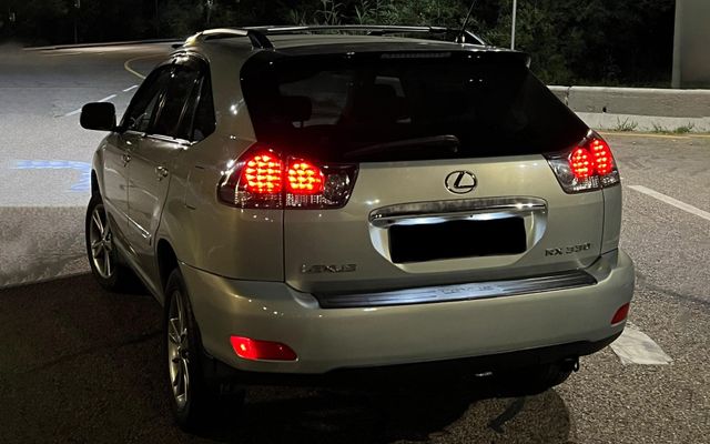 Lexus RX 330 - image 2