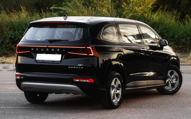 Hyundai Custin - image 3