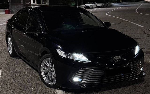 Tayota Camry 70 - image 1