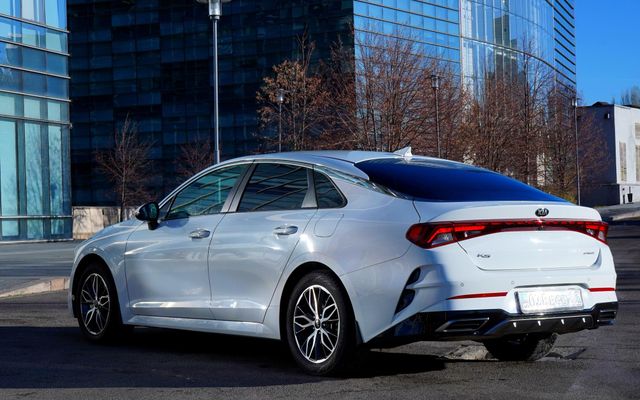Kia K5 - image 3