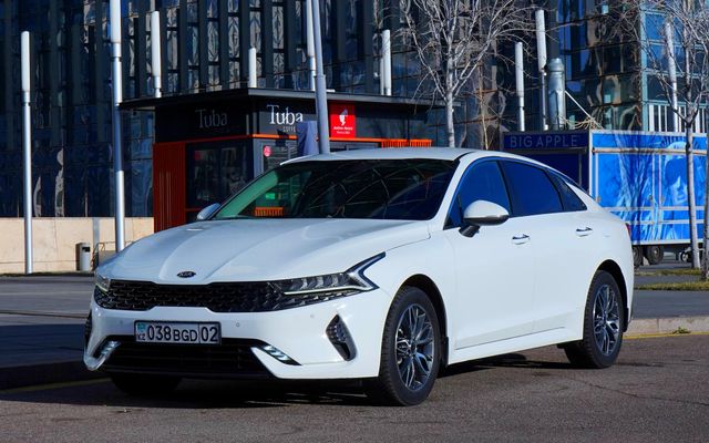 Kia K5 - image 1