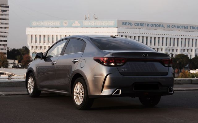 Kia Rio - image 4