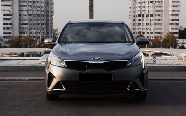 Kia Rio - image 2