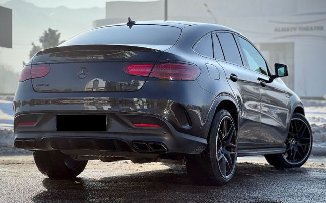 MERCEDES BENZ GLE AMG 63 - image 4