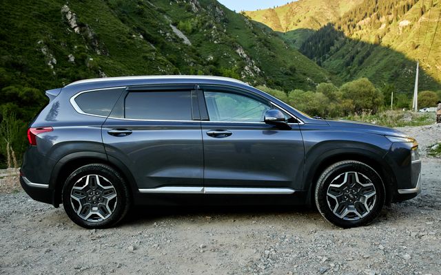 Hyundai Santa Fe - image 2