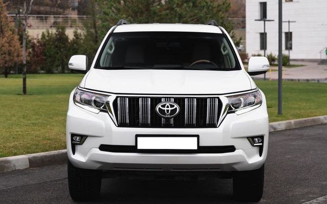 Toyota Land Cruiser Prado - image 2