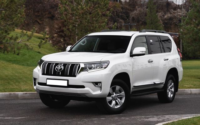 Toyota Land Cruiser Prado - image 1