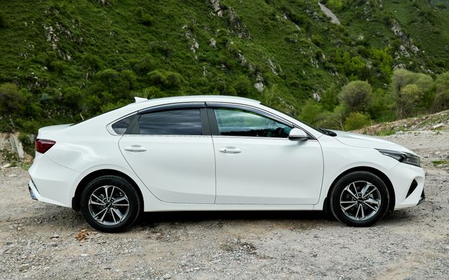 KIA Cerato - image 2