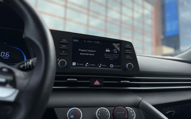 Hyndai Elantra - image 4