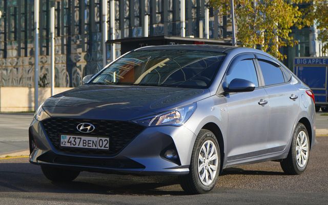 Hyundai Accent - image 1