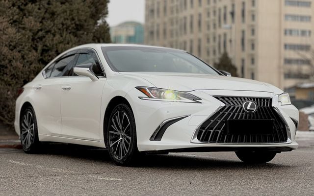 LEXUS ES250 - image 3