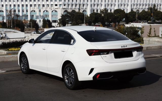 KIA K3 - image 4