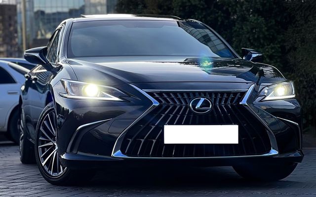 LEXUS ES250 - image 2