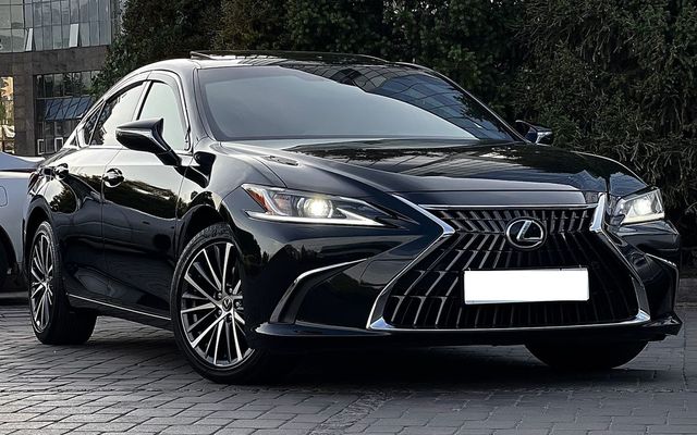 LEXUS ES250 - image 1