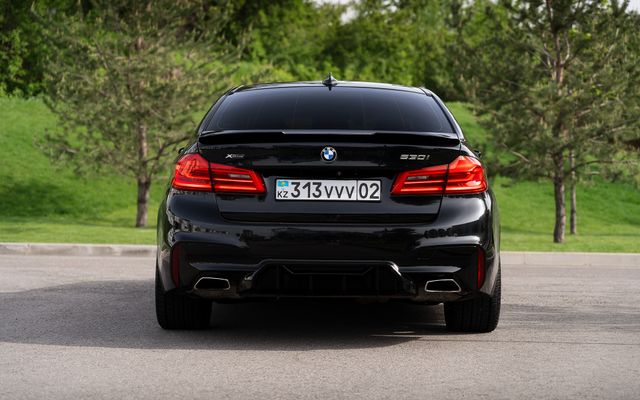 BMW 530i - image 4