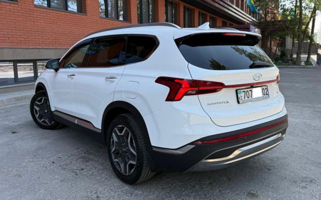 Hyundai Santa Fe - image 2