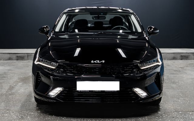 Kia K5 - image 2