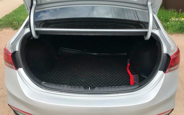 HYUNDAI ACCENT - image 3