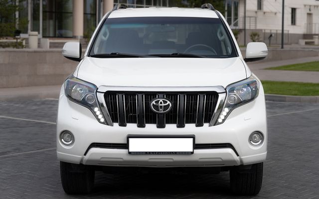Toyota Land Cruiser Prado - image 2