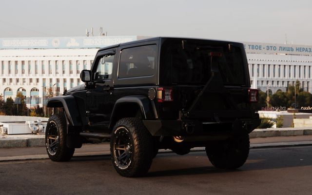 Jeep Wrangler - image 4