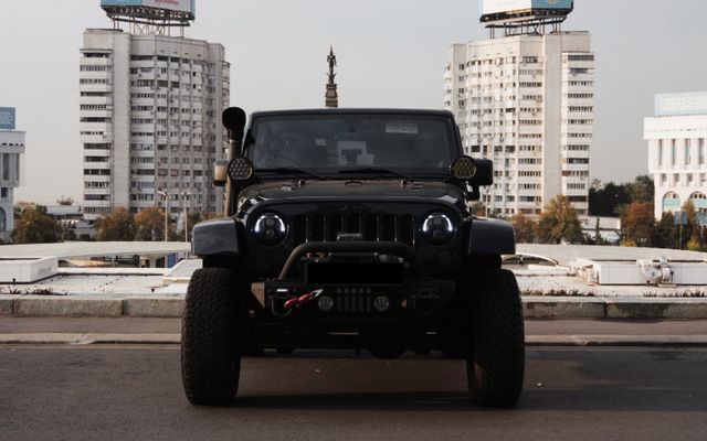 Jeep Wrangler - image 2