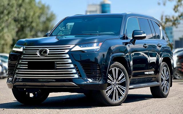 LEXUS LX 600 - image 1