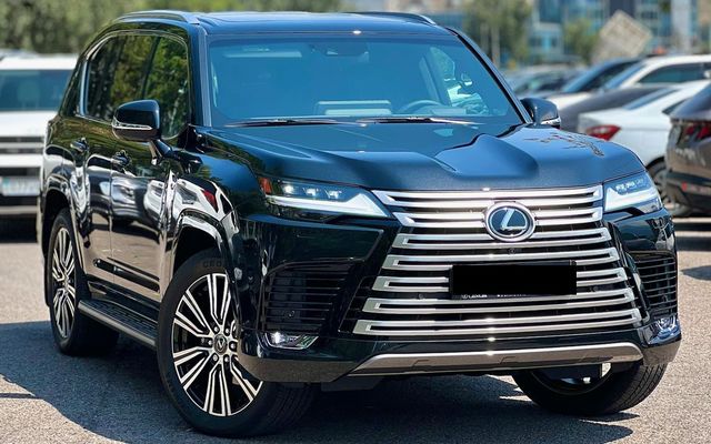 LEXUS LX 600 - image 3