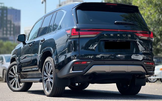 LEXUS LX 600 - image 4