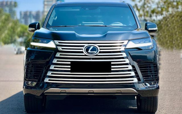 LEXUS LX 600 - image 2