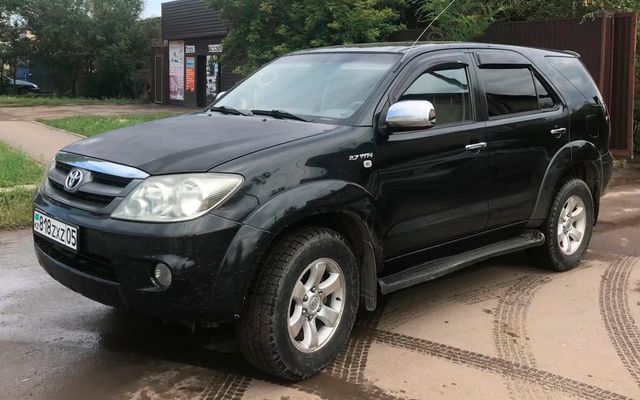 TOYOTA FORTUNER - image 1