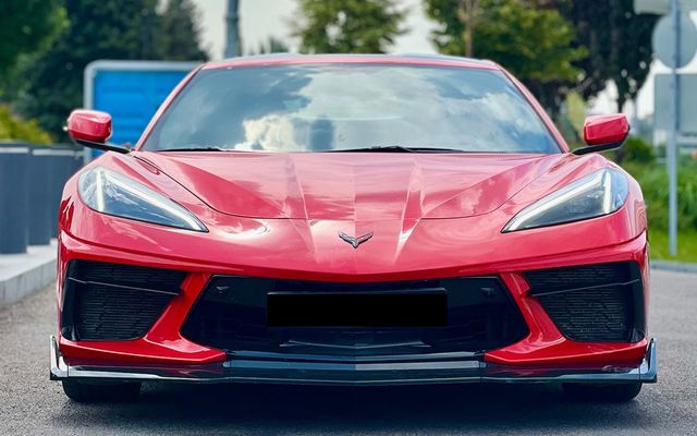 Chevrolet Corvette - image 2