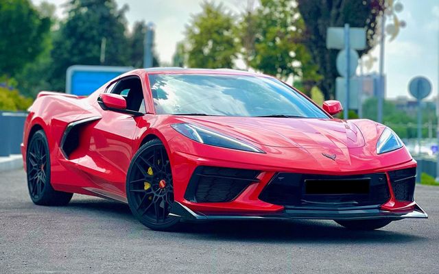 Chevrolet Corvette - image 1