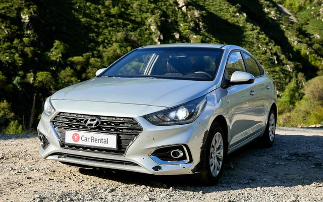 Hyundai Accent - image 1