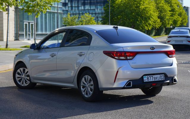 Kia Rio - image 4