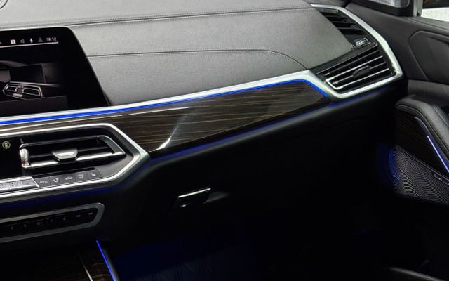 BMW X5 - image 4