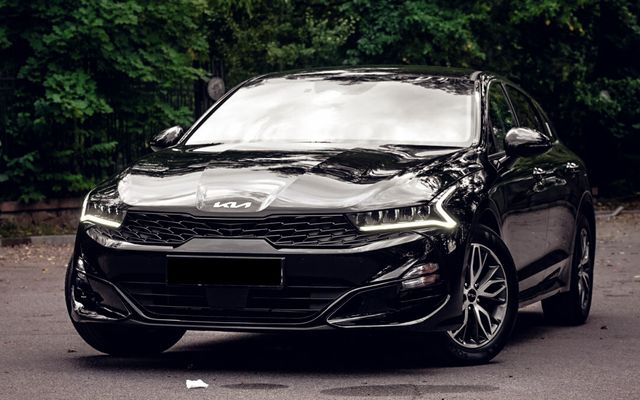 Kia K5 - image 1