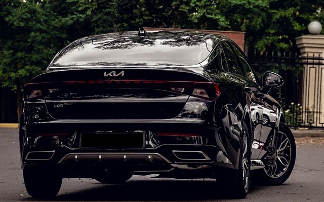 Kia K5 - image 2