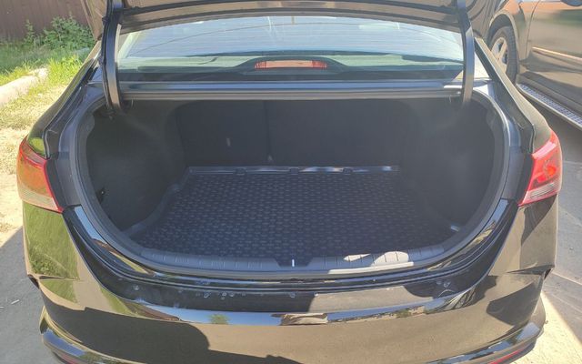 HYUNDAI ACCENT - image 3