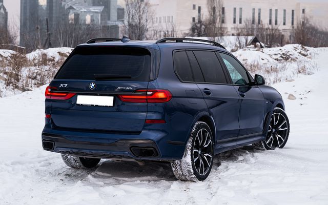 BMW X7 - image 3