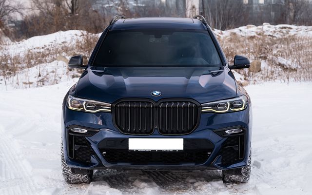 BMW X7 - image 2