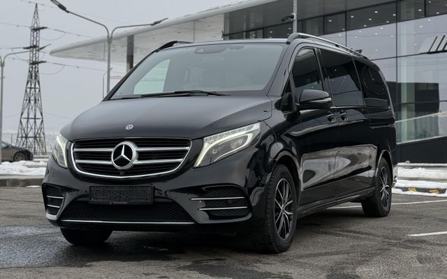 Mercedes Benz V250 - image 1