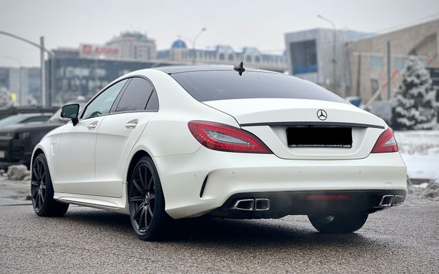 MERCEDES BENZ CLS 63 AMG - image 4