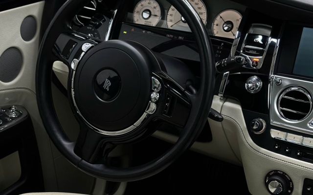 Rolls Royce Ghost - image 3