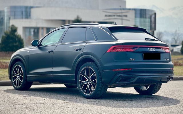 AUDI Q8 S-Line - image 4