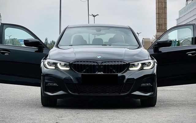 BMW 320I XDRIVE - image 2